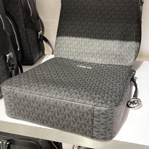 Michael Kors Jet Set Travel Large Messenger Crossbody Bag Black - Picture 7 of 16